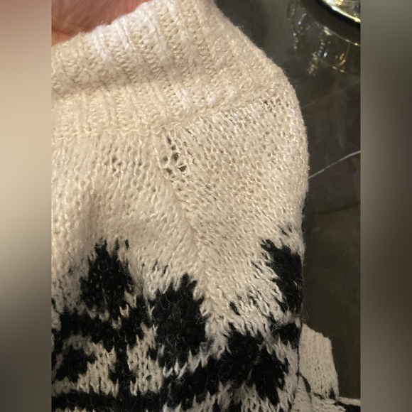 Hollister Women’s Black and White Fair Isle Knit Sweater Turtleneck Size Medium - Picture 14 of 15
